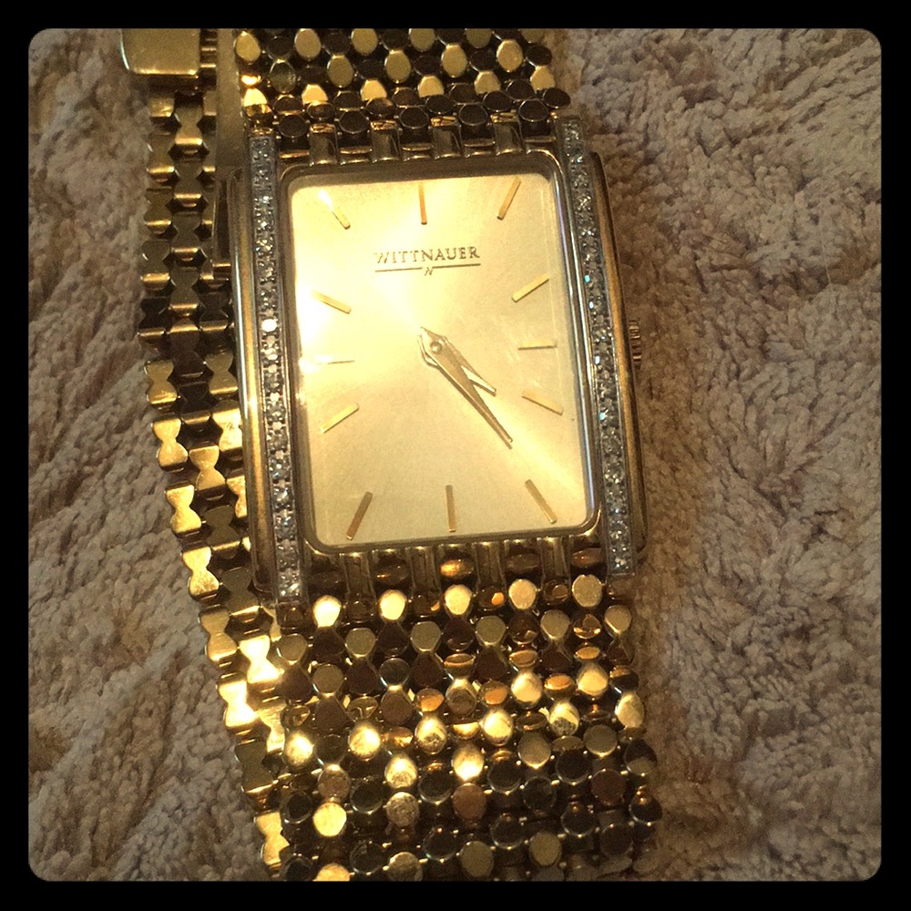 Wittnauer water resistant sapphire crystal